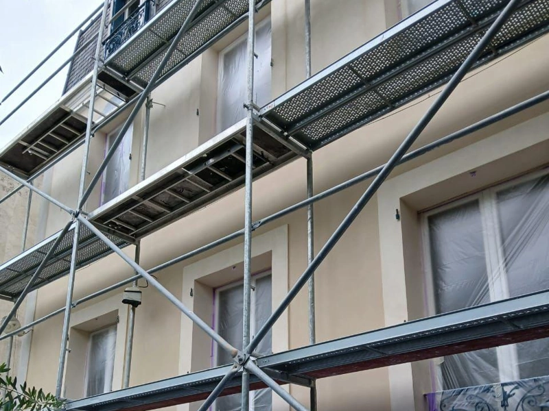 échafaudage pour ravalement d'une façade